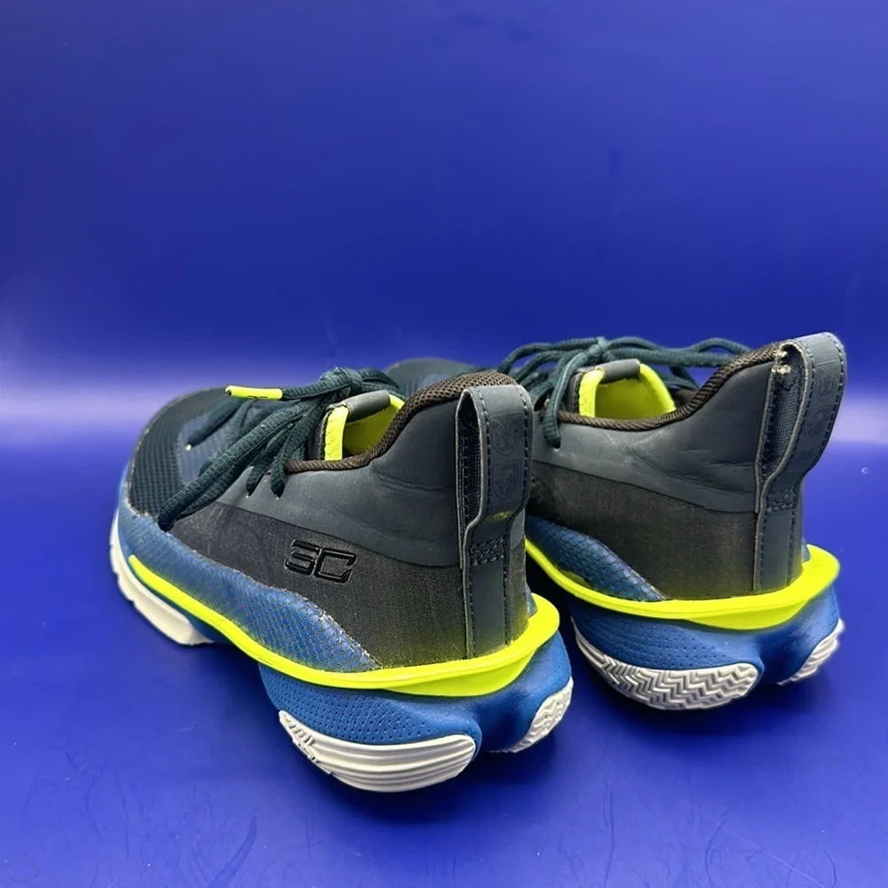 Under Armour GS Steph Curry Navy Blue Dub Nation 3022113-405 Size 6 Y